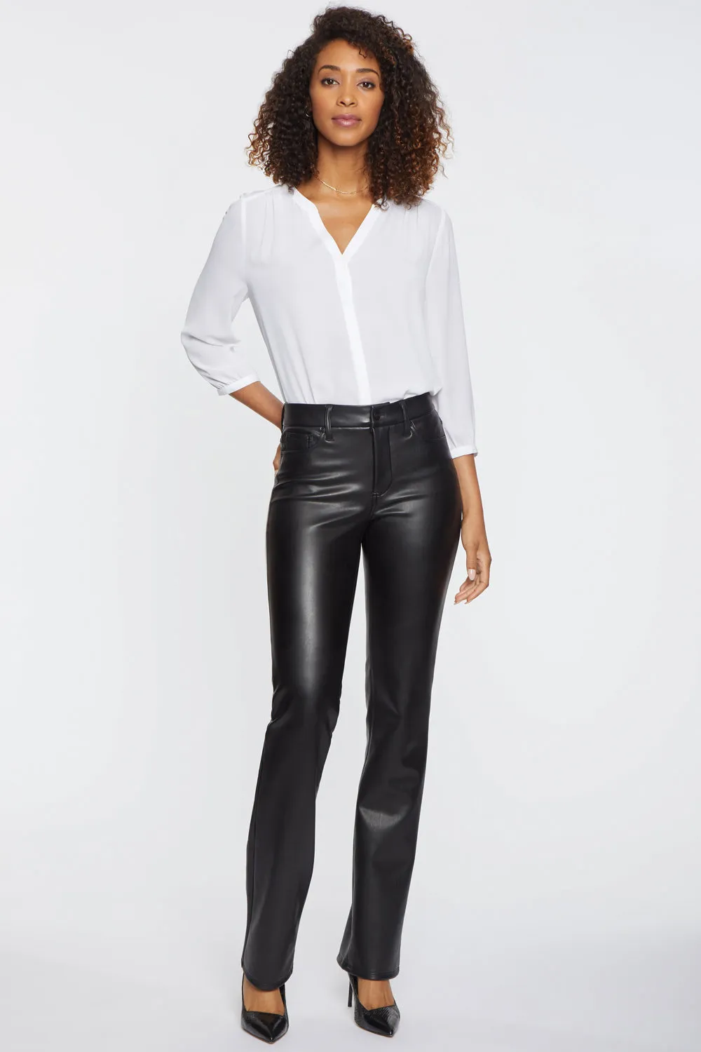 NYDJ Marilyn Straight Kunstlederhose Schwarz Petite