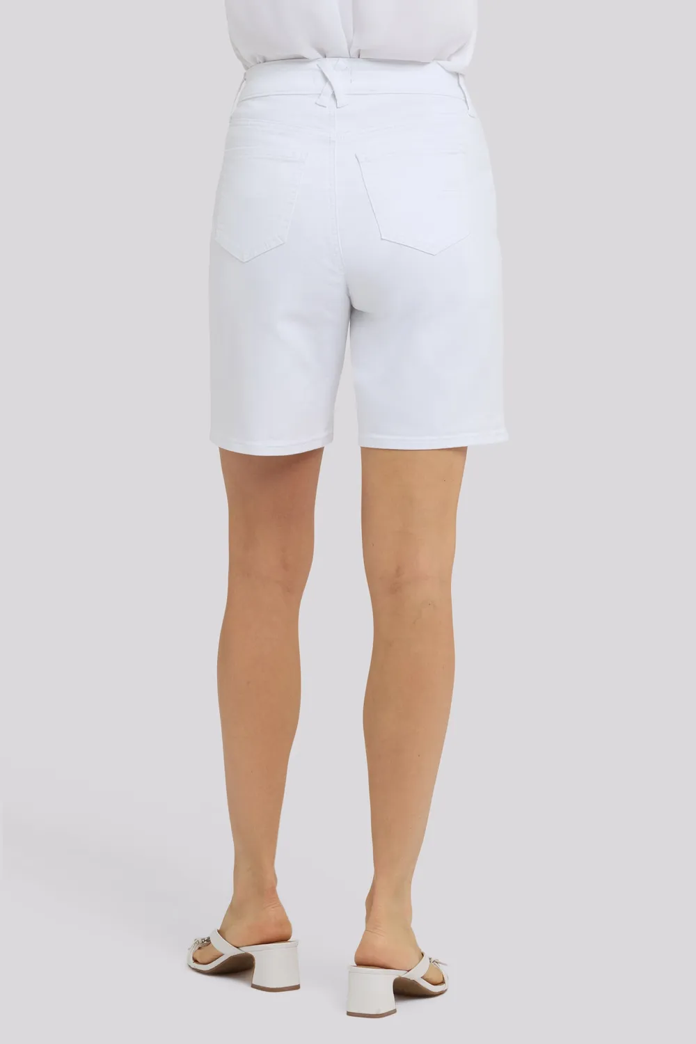 NYDJ Erin Relaxed Denim Shorts Optic White lockerer Schnitt