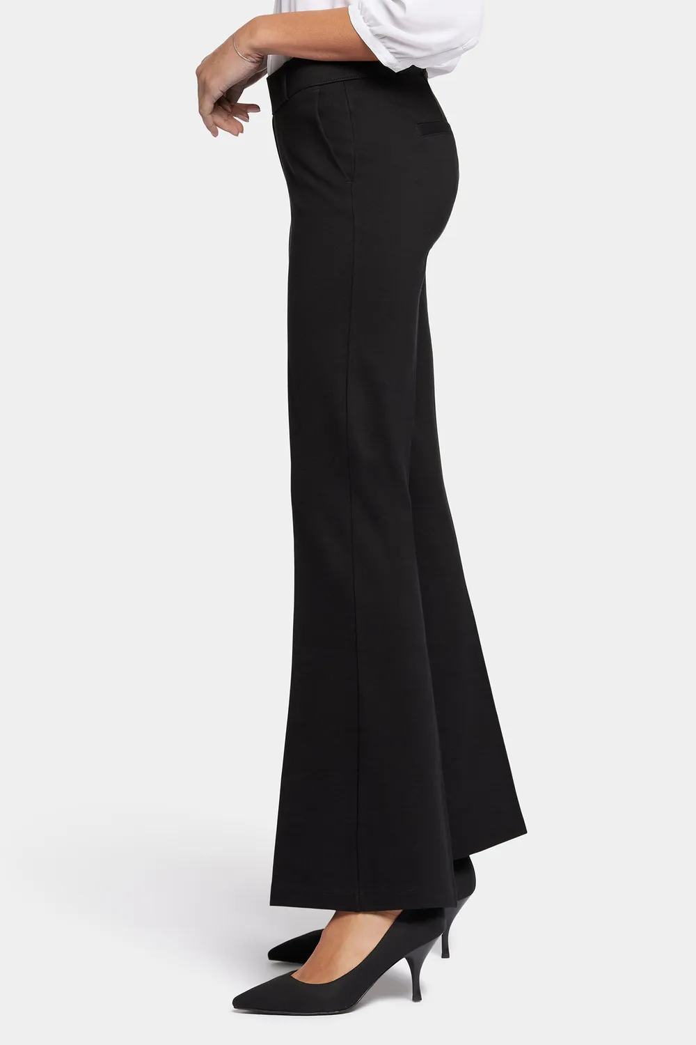 NYDJ Pull-On Flared Petite Hose Schwarz Ponte sculptend