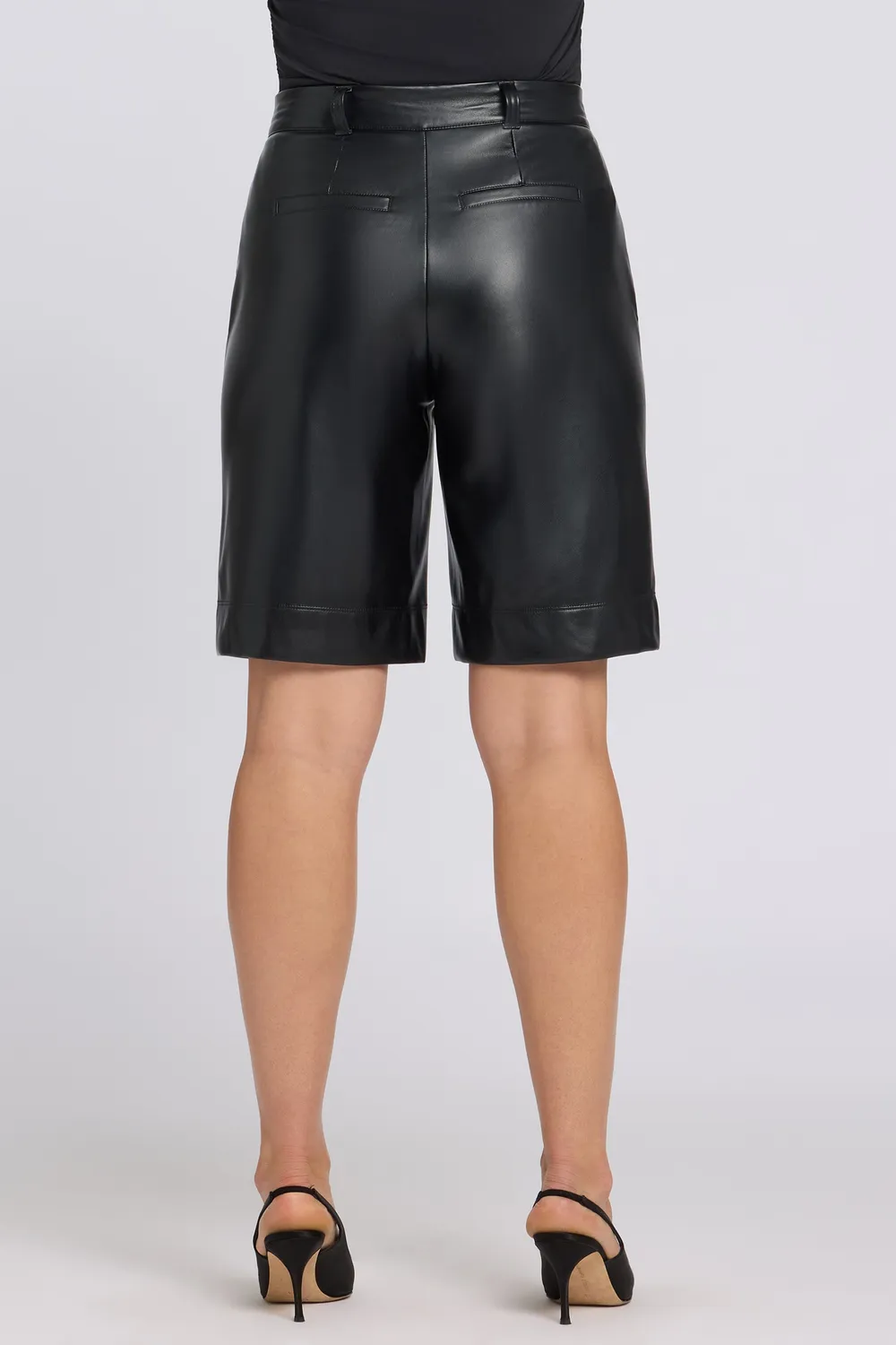 NYDJ Relaxed Bermuda Shorts Schwarz Kunstleder