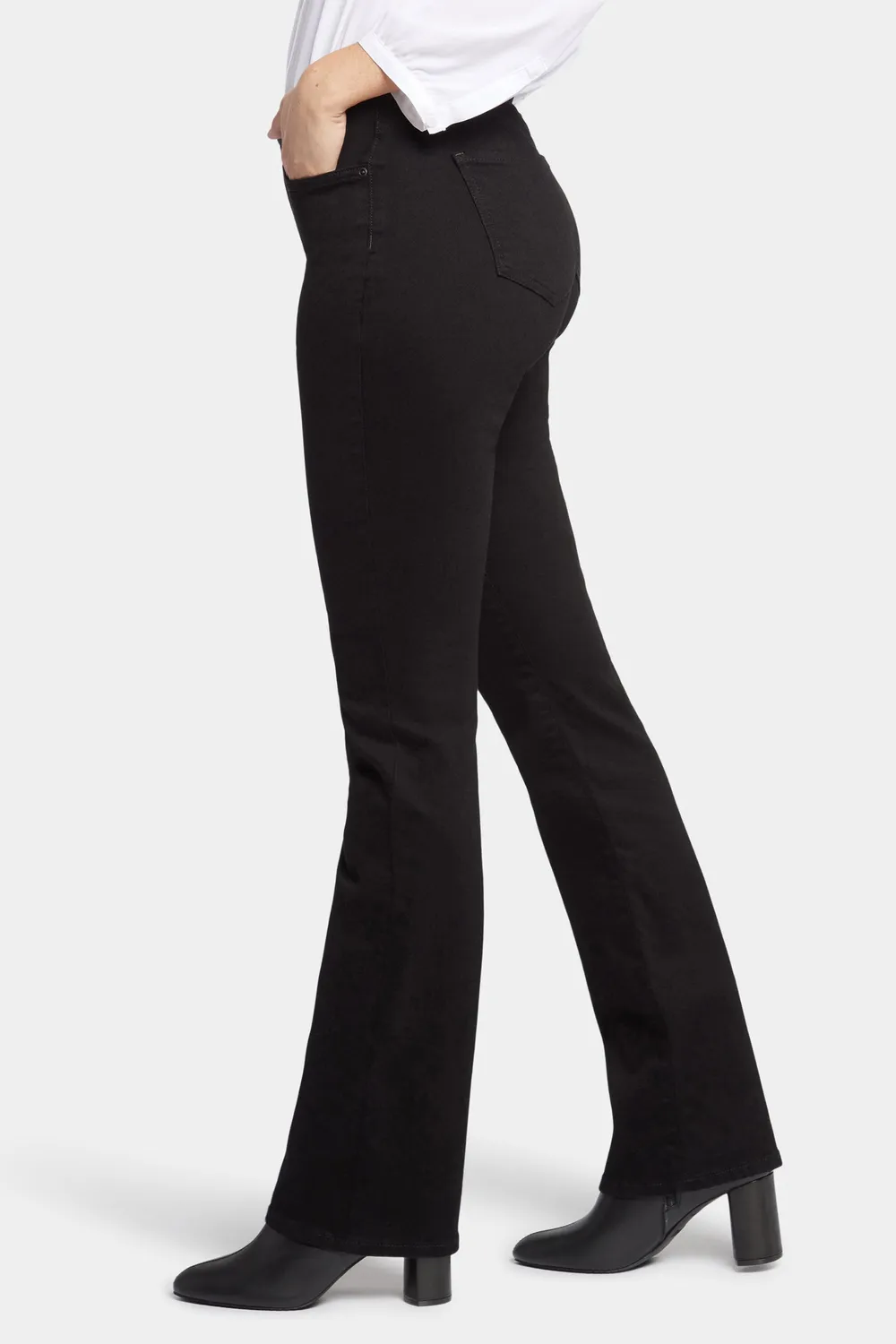 NYDJ Barbara Bootcut Jeans Petite schwarz