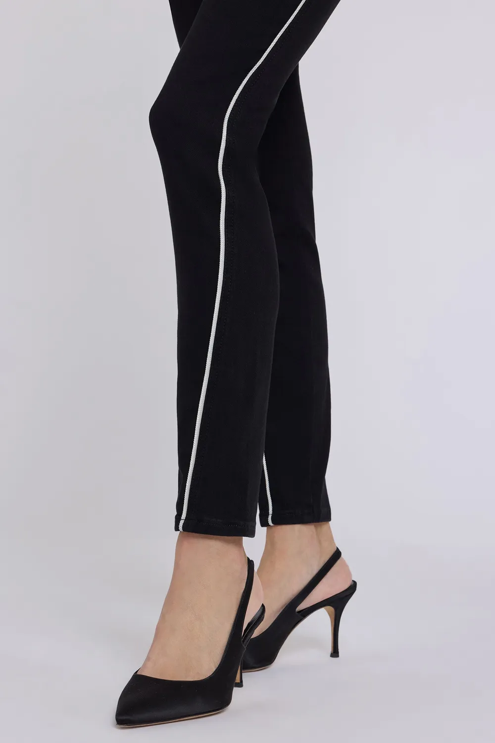NYDJ Ami Skinny Jeans Black Rinse Petite