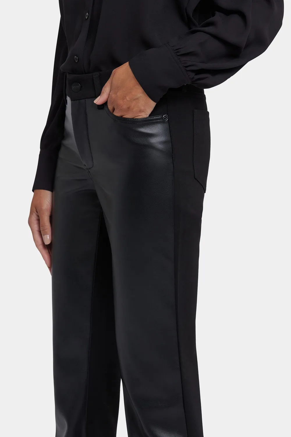 NYDJ Marilyn Straight Kunstleder Hose Petite Schwarz